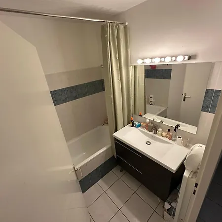 T2 Lumineux - Dernier Etage - Calme & Confort - Voisin D'intermarche ! *